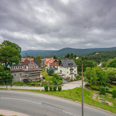 Rentplanet- Apartamenty Poezja - Dworcowa Шклярска-Поремба Экстерьер фото