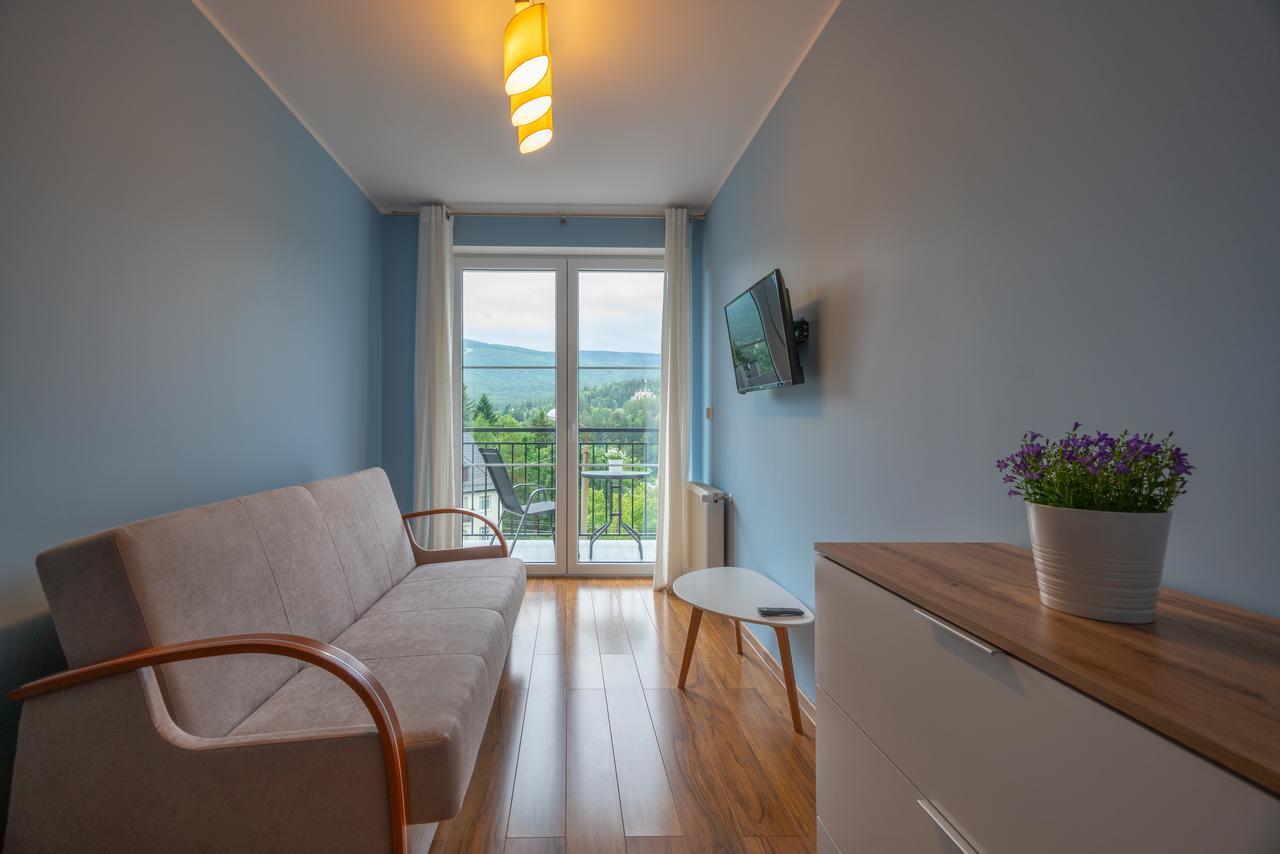 Rentplanet- Apartamenty Poezja - Dworcowa Шклярска-Поремба Экстерьер фото
